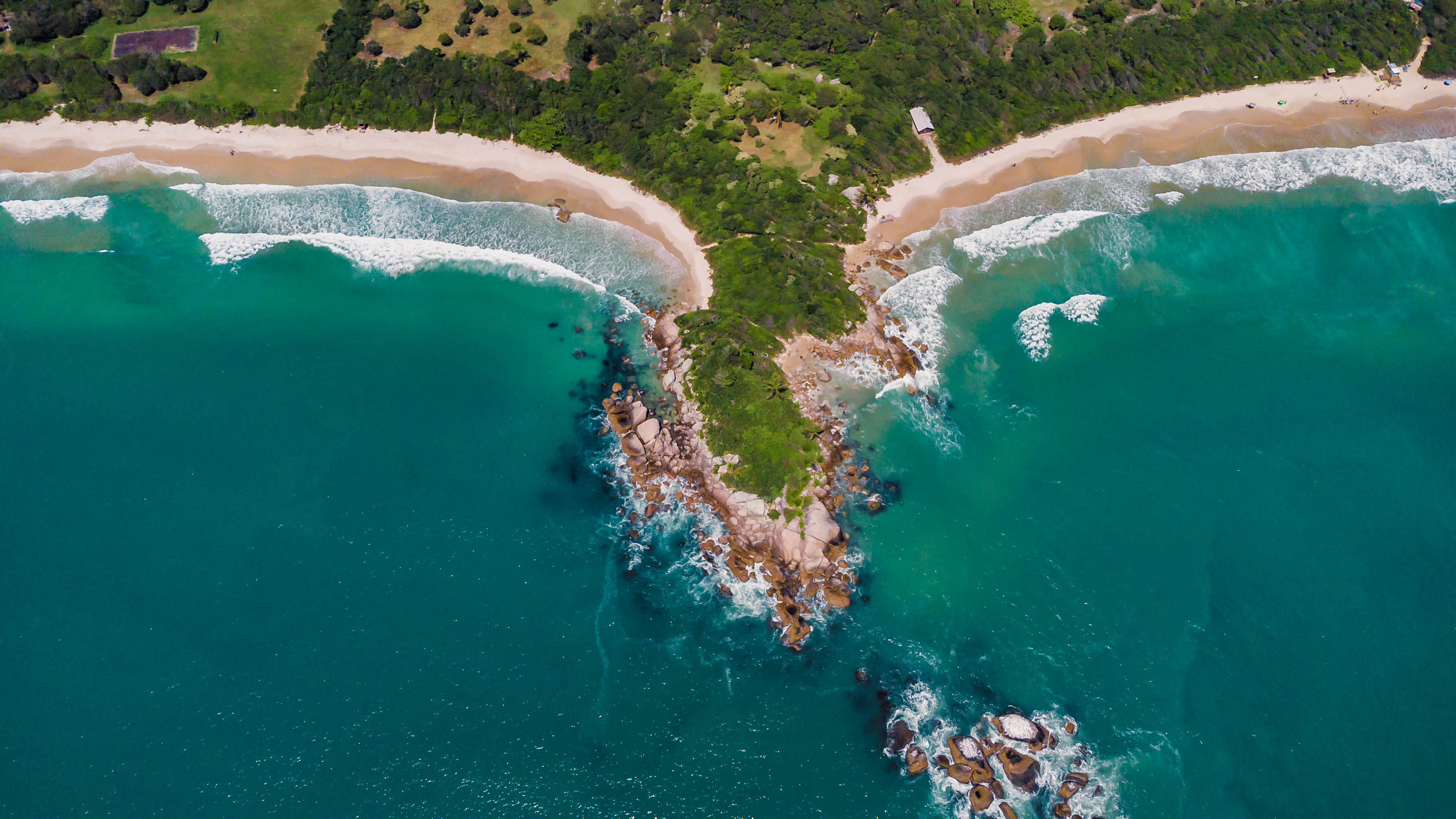 Praia Grande e Praia das Bananeiras.